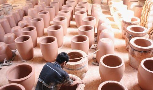 Smoothed Pots Ready for the Kilns